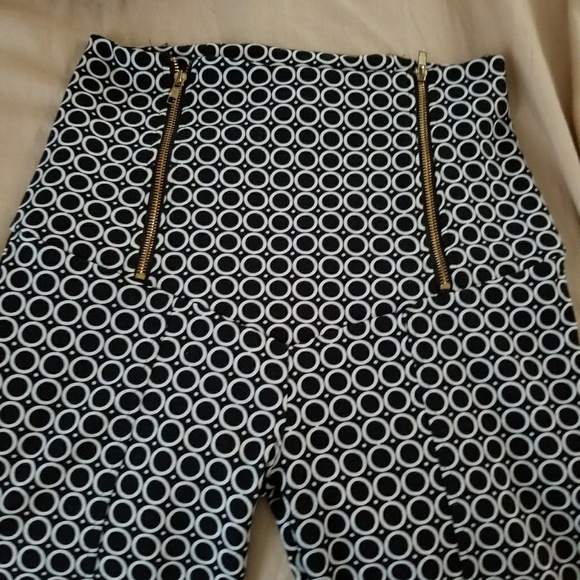 Connection 18 Pants - Women's capri pants, size medium🎉🎊🎁🎀
